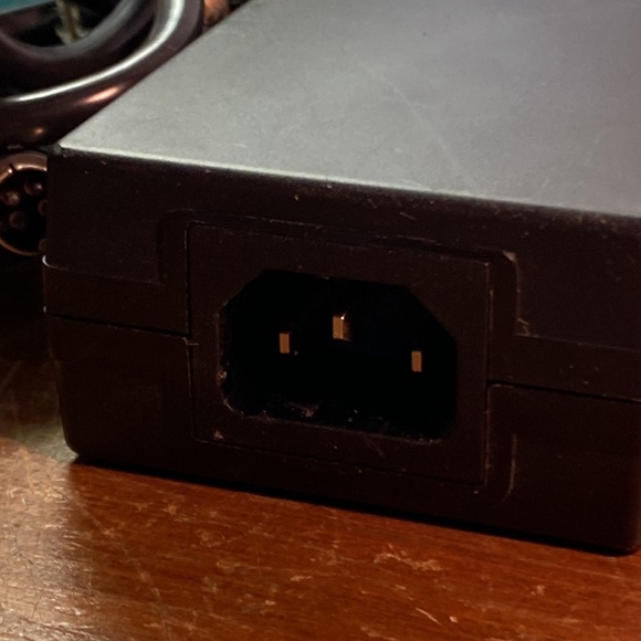 Hughes HT2000W Black Satellite Dual Band 2.4Ghz-5Ghz Modem Router - Picture 9 of 9